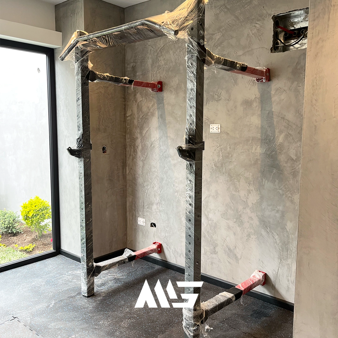 Vista lateral del Rack plegable X MiniGym – ahorra espacio con sistema plegable

